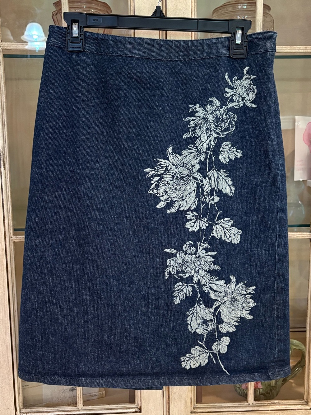 Ann Taylor Navy 98% Cotton Denim Pencil Skirt with White Floral Embroidery
